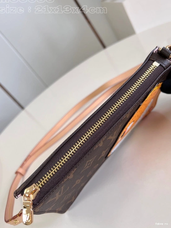 Lexington VUITTON Pouch-21.5*13*4.5CM LOUIS 0713